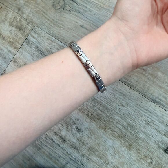 Vintage Dainty Silver Tone Watch Stretch Band Oval Face Minimal Classic 90s main image 6